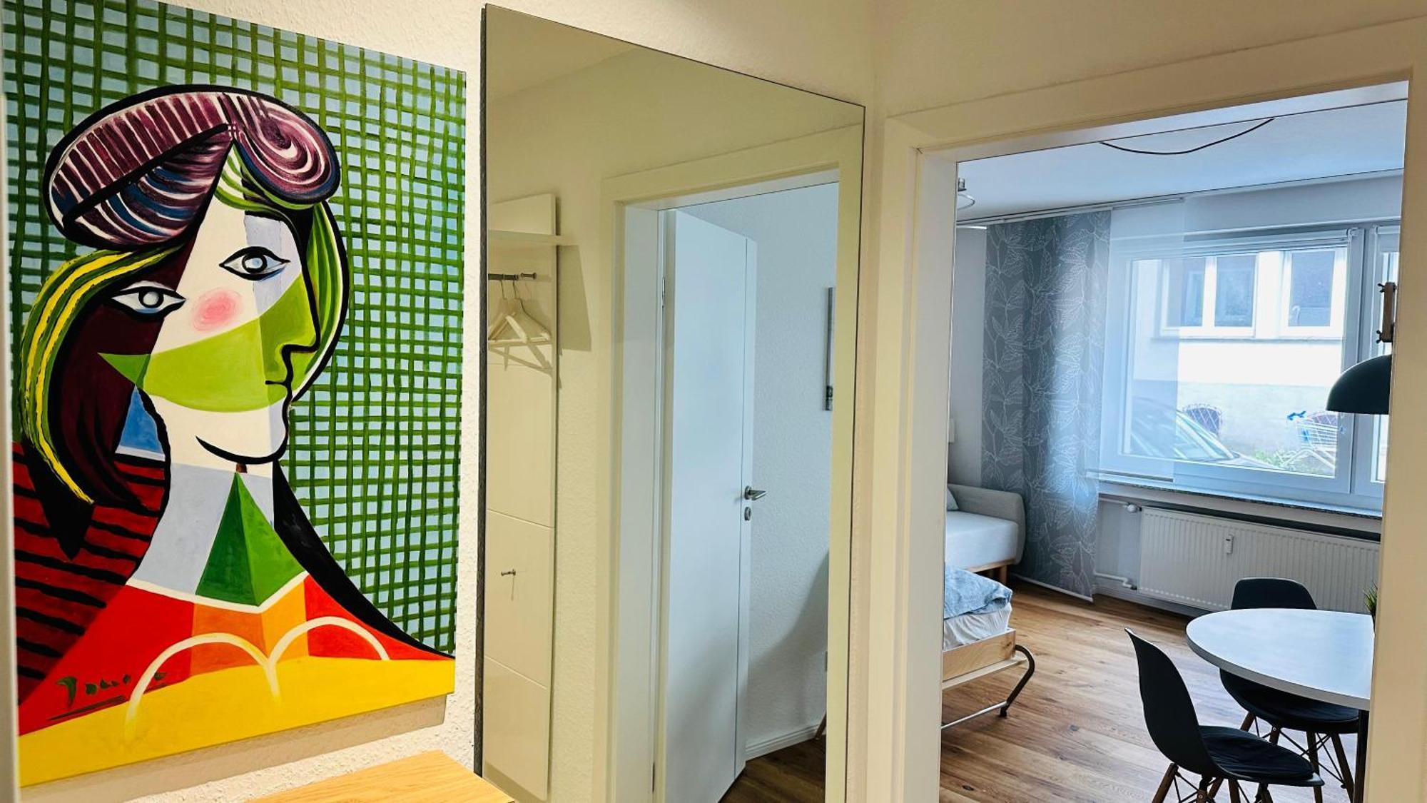 Cozy In Location Apartment *
